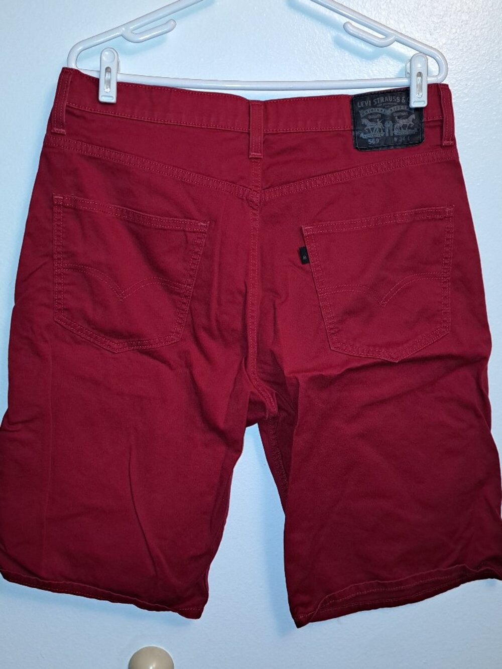 Levi's Men's Red 569 Loose-Fit Straight Denim Shorts